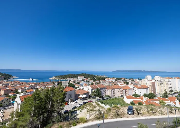 Mari Deluxe Makarska